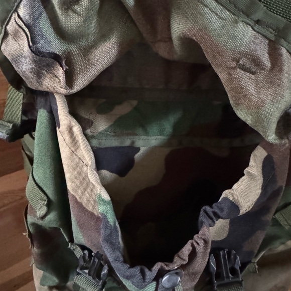 Vintage Camouflage Backpack Military Style Camo Rucksack Adjustable Straps GUC - Picture 4 of 11